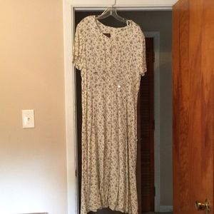 Vintage cream floral  dress with button detailing